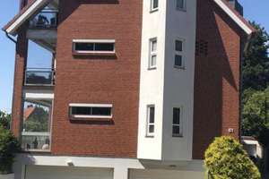 Helle 85 m² Wohnung mit Loggia, Fußbodenheizung und Einbauküche in attraktiver Lage