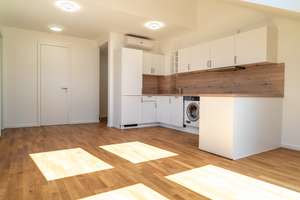 Lichtdurchflutete 2-Zimmer-Wohnung mit bis zu 3,41 m Deckenhöhe, Terrasse und EEK A+ – Fuchsbergstraße 7c, 83104 Tuntenhausen – Vorschaubild 3