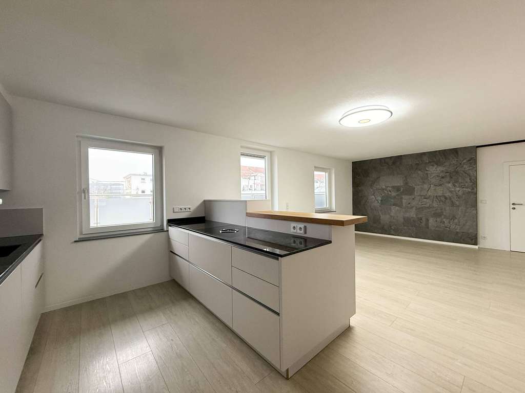 Immobilie in Traunreut - Elegante & moderne 3-Zimmer-Wohnung mit großzügigem Balkon in Traunreut - Bild 3