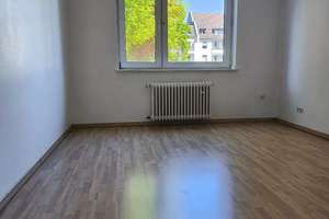 3 Zimmer , Küche, Diele, Bad mit Balkon in zentraler Lage  in Düsseldorf ab sofort zu vermieten – Die vollständige Adresse der Immobilie erhältst du vom Anbieter., 40227 Oberbilk, Düsseldorf – Vorschaubild 2