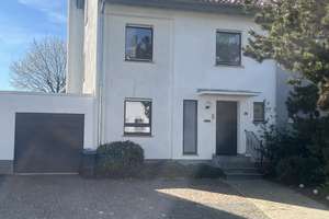 ✨ Frisch modernisiert: Großzügiges Familienhaus mit neuem Dach & neuer Heizung (2025) – Die vollständige Adresse der Immobilie erhältst du vom Anbieter., 63906 Erlenbach am Main – Vorschaubild 1