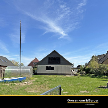 Familienglück mit großem Garten