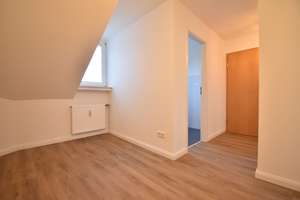 Renoviert! Bezusgfreie 2-Zimmer-Whg mit moderner Ausstattung  – Am Stemmersgraben 30, 46117 Heide, Oberhausen – Vorschaubild 4