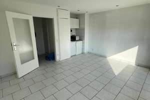 helle 1-Zimmer | 26 m² | Einbauküche | großer Balkon | MG-Rheydt