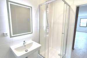 Zentral & Komfortabel - 4 Raum-Loft mit EBK, 2 Bädern & Aussicht über Chemnitz – Bernhardstraße 20, 9126 Lutherviertel, Chemnitz – Vorschaubild 9