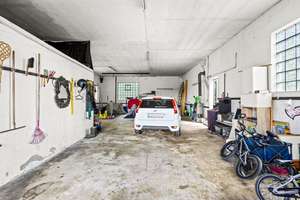 3-Parteienhaus mit XXL-Garage – inkl. Sanierungsangebot & Förderübersicht – Die vollständige Adresse der Immobilie erhältst du vom Anbieter., 93089 Aufhausen – Vorschaubild 2