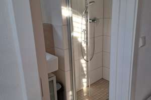 2 Zimmer, Maisonetten-Dachgeschosswohnung mit Dachterrasse, möbliert, inkl. aller Nebenkosten – Die vollständige Adresse der Immobilie erhältst du vom Anbieter., 80937 Am Hart, München – Vorschaubild 7