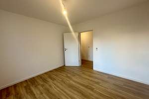 Frisch renovierte 4-Zimmer Wohnung mit Wintergarten in der Südstadt ! – Kleine Düwelstraße 15, 30171 Südstadt, Hannover – Vorschaubild 6