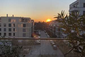 Luxuriöse 2,5-Zimmer-Wohnung im 4. OG mit großer Loggia in Düsseldorf-Heerdt