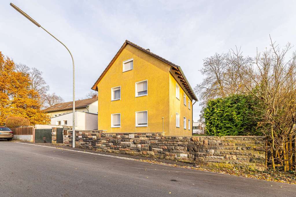 Immobilie in Weiden in der Oberpfalz - HEGERICH: Attraktives Familienhaus mit Entwicklungspotenzial und Anlagewert - Bild 2