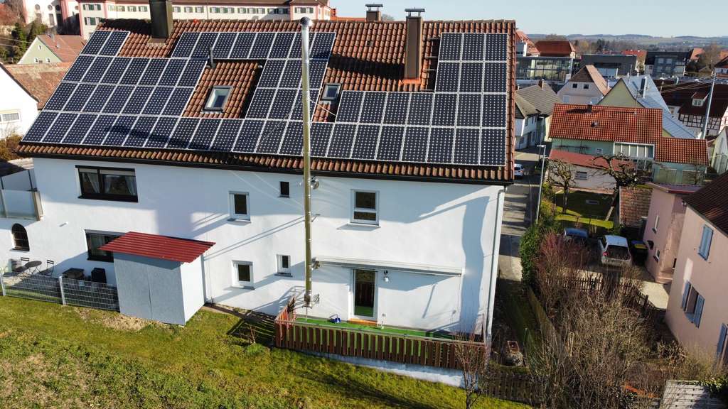 Immobilie in Altshausen - Altshausen - Doppelhaushälfte mit 3 Wohneinheiten und unverbautem Ausblick - Bild 1