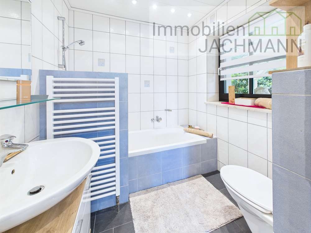 Immobilie in Schaufling - Wo Träume Wurzeln schlagen –  Anwesen in Alleinlage mit Wald und Streuobstwiese in Top-Zustand - Bild 8