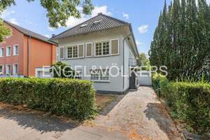 Modernes Familienhaus mit großzügigem Garten in begehrter Wohnlage