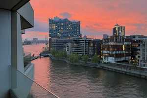 Stilvolle 2 Zimmerwohnung mit geh. Innenausstattung mit Balkon und EBK in Hamburg HafenCity – Hamburg – Vorschaubild 1