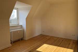 2-Zimmer Dachgeschosswohnung mit Wannenbad *WG-geeignet* – Lüderitzstraße 3, 24149 Kiel – Vorschaubild 5