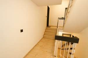 Geräumige Maisonette mit 5 Zimmern in Krefeld am Stadtwald – Perfekt für Paare und Familien – Die vollständige Adresse der Immobilie erhältst du vom Anbieter., 47803 Cracau, Krefeld – Vorschaubild 4
