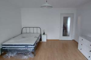 Helles, möbliertes Zimmer in 3er-WG - 1.1 km zur Uni, 1.3 km zur OTH – Karthauser Straße 10, 93051 Kumpfmühl-Ziegetsdorf-Neuprüll, Regensburg – Vorschaubild 3
