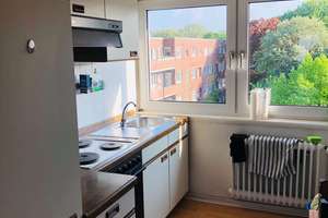 Gut geschnittene, helle 2-Zimmer-DG-Wohnung mit EBK zwischen Viertel und Peterswerder