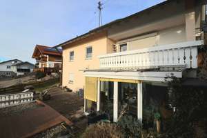 Platz für die Familie - Einfamilienhaus mit Doppelgarage und Garten in ruhiger Ortsrandlage – Die vollständige Adresse der Immobilie erhältst du vom Anbieter., 87463 Dietmannsried – Vorschaubild 1