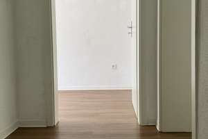 Zentrale 2-Zimmer-Wohnung mit Balkon zur Hofseite! – Steeler Str. 394, 45138 Huttrop, Essen – Vorschaubild 2