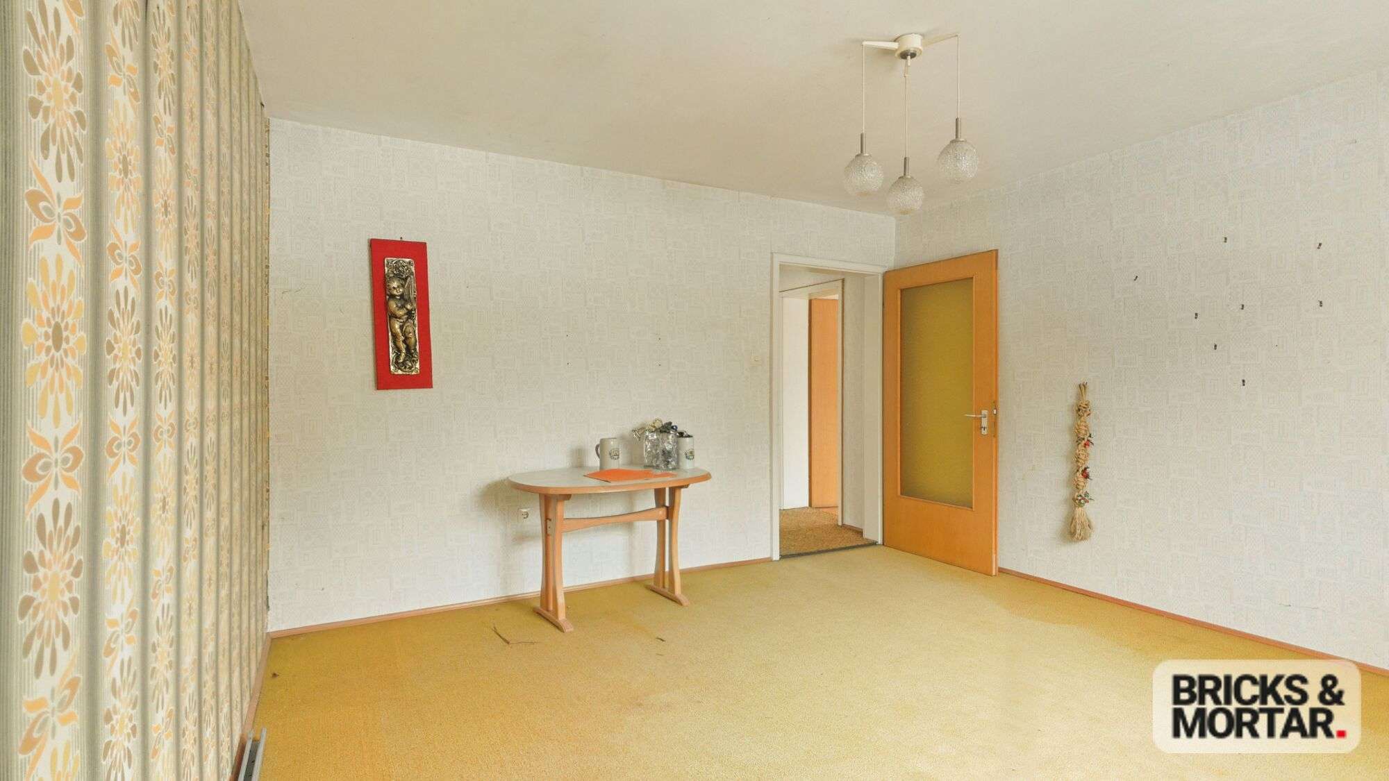 Immobilie in Zusmarshausen - Ortsrandlage - Renovierungsbd.  Ein-, Zweifamilien- oder Mehrgenerationenhaus mit großem Grundstück - Bild 4