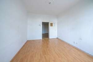 Bezugsfrei mit Potenzial: Kleines Wohn-Nest in Weißensee, renovierungsbedürftig – Rennbahnstrasse 25, 13086 Weißensee, Berlin – Vorschaubild 3