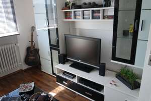 Helle teilmöblierte 2-Zi.-Whg. mit Westbalkon in BMW-Nähe, neuwertige EBK, provisionsfrei. – Schleissheimerstrasse 303, 80809 Am Riesenfeld, München – Vorschaubild 2