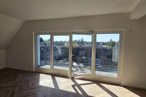 Neubezug nach Kernsanierung - Gehobene Dachgeschosswohnung mit 2 Zimmern und modernem Flair in Bilk  – Fleher Straße 154, 40223 Bilk, Düsseldorf – Vorschaubild 2
