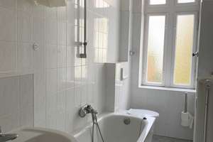 Stilvolle, geräumige und gepflegte 2-Zimmer-Wohnung mit Balkon und EBK in Charlottenburg, Berlin – Neue Kantstraße 11, 14057 Charlottenburg, Berlin – Vorschaubild 6