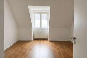Helle 3-Zimmer-Dachgeschosswohnung mit 85 m² in zentraler Lage – Die vollständige Adresse der Immobilie erhältst du vom Anbieter., 42853 Scheid, Remscheid – Vorschaubild 7
