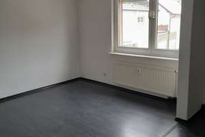 Stadthaus mit Außenstellplatz – Die vollständige Adresse der Immobilie erhältst du vom Anbieter., 63579 Freigericht – Vorschaubild 3
