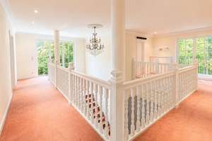 Exklusive Villa 
mit Pool, traumhaftem Garten & 3er-Garage 
in Hamburg-Wohldorf-Ohlstedt – Die vollständige Adresse der Immobilie erhältst du vom Anbieter., 22397 Wohldorf-Ohlstedt, Hamburg – Vorschaubild 16
