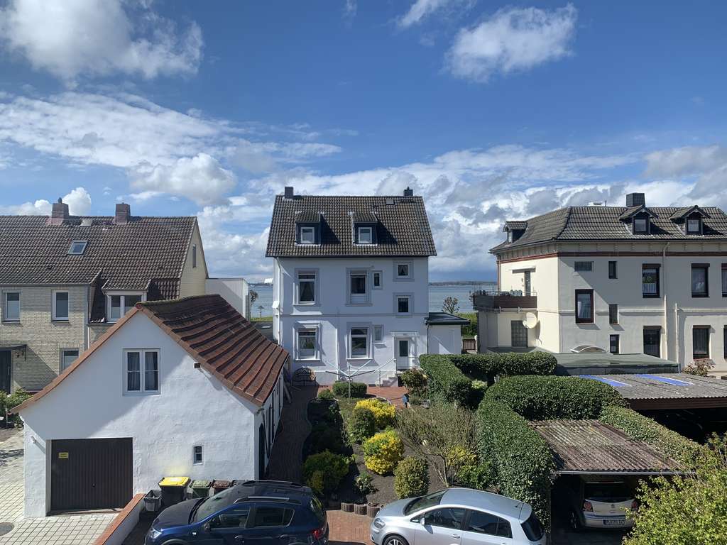 Immobilie in Laboe - Laboe,  Mehrfamilienhaus, 2. Reihe zum Strand, Bestandnutzung oder Neubau - Bild 1