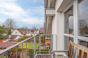 AIGNER - Helle Dachgeschosswohnung mit Loft-Charakter und sonnigem Balkon in Trudering – Die vollständige Adresse der Immobilie erhältst du vom Anbieter., 81825 Gartenstadt Trudering, München – Vorschaubild 2