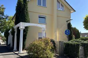 Repräsentatives Einfamilienhaus im Villenstil mit Einliegerwohnung – Die vollständige Adresse der Immobilie erhältst du vom Anbieter., 71101 Schönaich – Vorschaubild 2