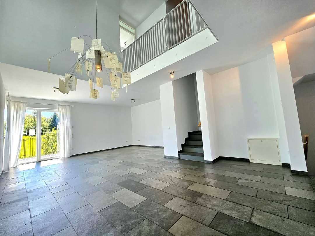 Immobilie in Trippstadt - Modernes Wohnerlebnis auf vier Ebenen – Stilvolles Reihenendhaus in Trippstadt - Bild 3