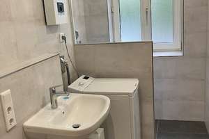 Perfekt aufgeteilte, charmante 2-Zimmer-EG-Wohnung mit Balkon, Einbauküche und modernem Bad