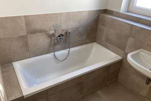KERNSTADT * MODERNE 3,5-ZI. WHG * inkl. EBK, SÜD-BALKON,  BADEWANNE, TIEFGARAGE, AUFZUG uvm. – Grillparzerweg 17, 74074 Heilbronn, Heilbronn – Vorschaubild 8