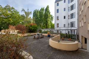 Kantstraße right on your doorstep – perfectly laid-out and renovated 2.5-room space miracle – Die vollständige Adresse der Immobilie erhältst du vom Anbieter., 10625 Charlottenburg, Berlin – Vorschaubild 20