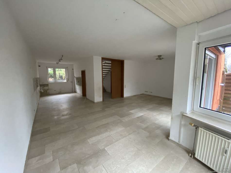 Wohnzimmer mit Küche