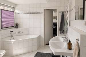 Großzügiges Wohnen mit Stil-4 Zimmer Wohnung mit Balkon, Kamin und Klimaanlage in Buchholz – Die vollständige Adresse der Immobilie erhältst du vom Anbieter., 47249 Buchholz, Duisburg – Vorschaubild 9