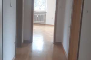 Helle freundliche 4-Zimmer-Wohnung mit 2 Balkone in Augsburg Haunstetten