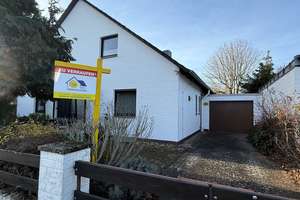 1-Familienhaus mit Garage in beliebter Wohnlage von Helmstedt – Die vollständige Adresse der Immobilie erhältst du vom Anbieter., 38350 Helmstedt – Vorschaubild 1
