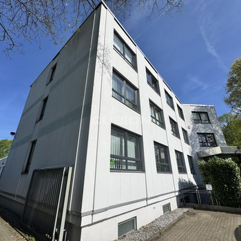 Attraktive Büro- Hallenkombination in Saarn!