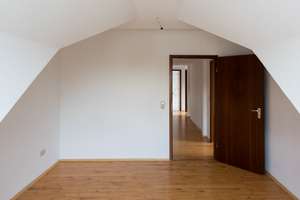 Charmante Dachgeschosswohnung mit Dielenboden & viel Licht in Hamburg-Heimfeld – Haakestraße 46, 21075 Heimfeld, Hamburg – Vorschaubild 6