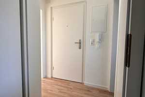 Lichtdurchflutete, frisch renovierte 1-Zimmer-Wohnung mit Balkon – von privat – 70619 Stuttgart – Vorschaubild 10
