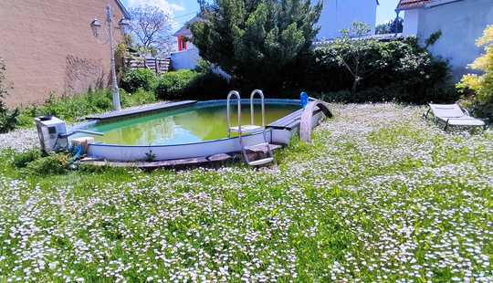 Bild von Uneinsehb. Gartenparadies mit Terrassen, Pool, Scheune+Garage, 2 Häuser/getrennt mit Innenhof etc.