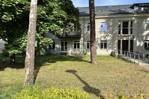 Zwischen Licht und Natur: Stilvolle 2-Zimmer-Wohnung mit Terrassenidylle