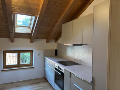 Großzügige 2-Zimmer-Wohnung mit EBK, traumhaftem Bergblick & Erstbezug in Kiefersfelden