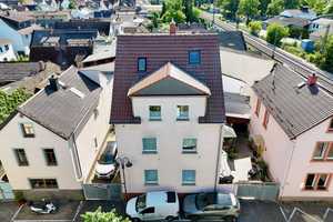 Budenheim: Charmantes Mehrfamilienhaus mit 3 Wohneinheiten, Innenhof und vielseitig nutzbarem Nebeng – Mainz-Bingen (Kreis) – Vorschaubild 1